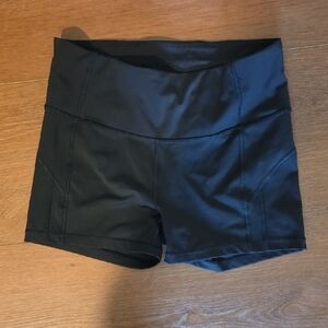 Athleta short